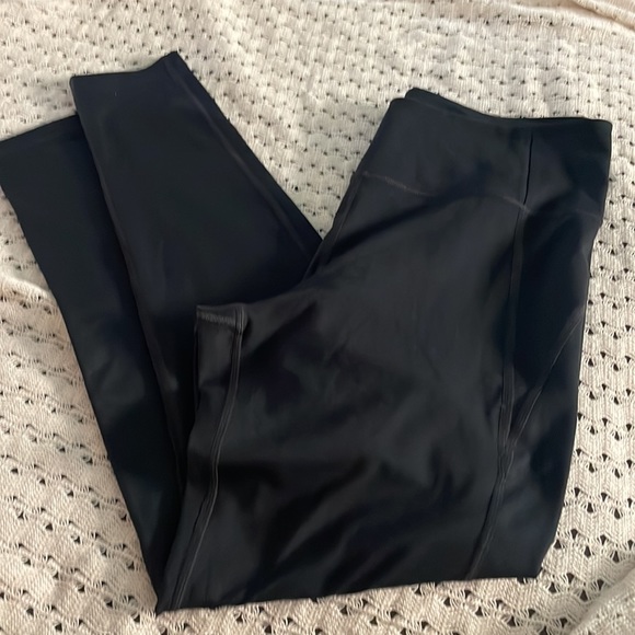 Girlfriend collective XL extra large black leggings only worn a few times pocket - Picture 2 of 4